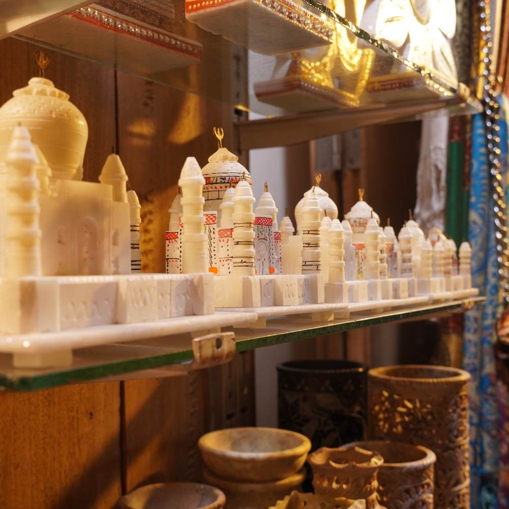 Agra's Bustling Markets: A Shopper's Paradise
