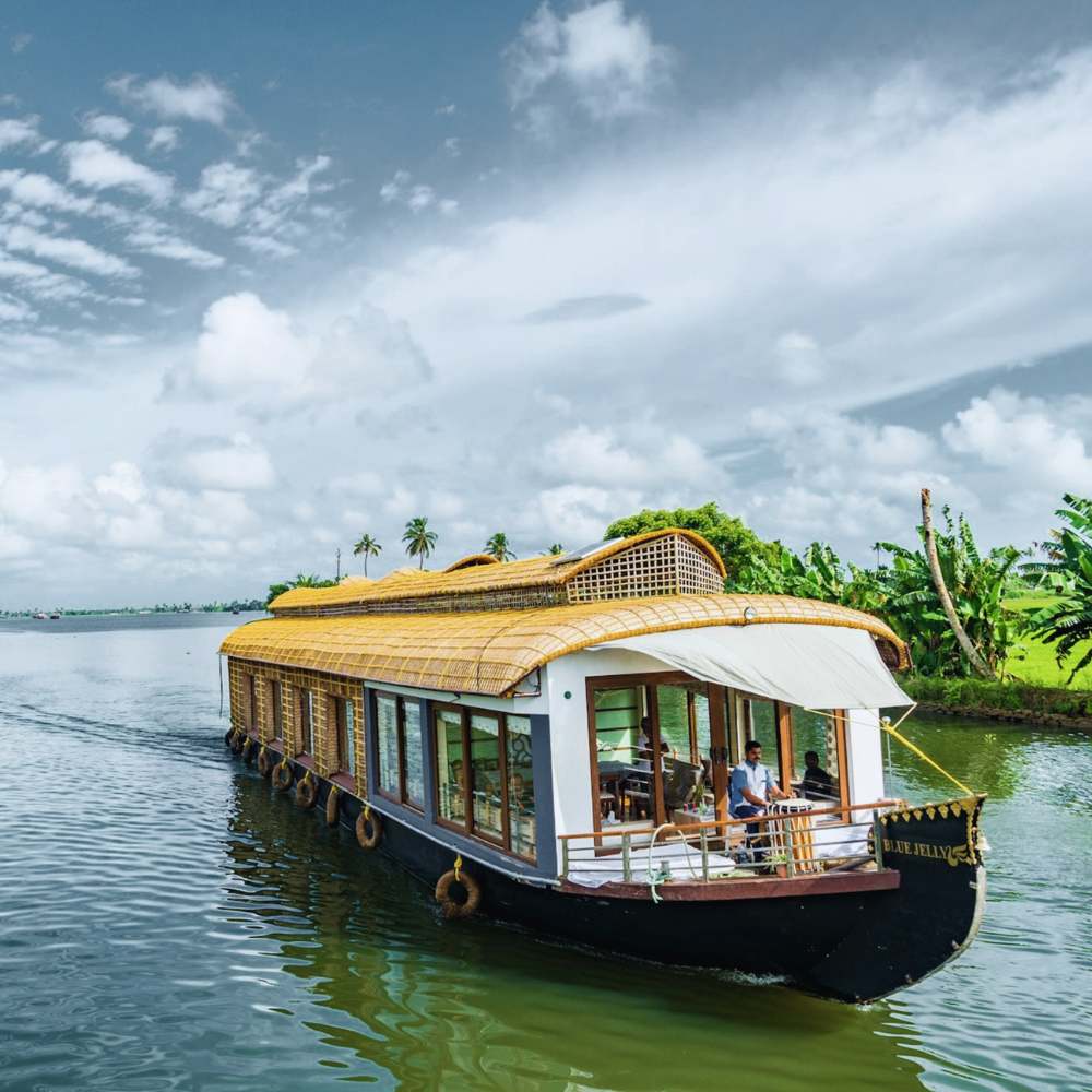 Tips for Monsoon Travel in the Backwaters of Kerala