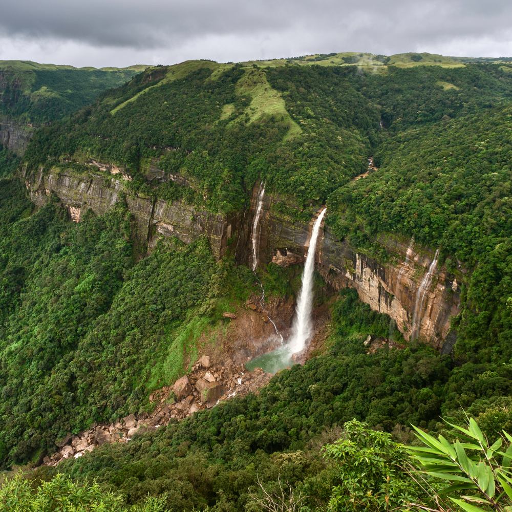 Nohkalikai Falls – Meghalaya 