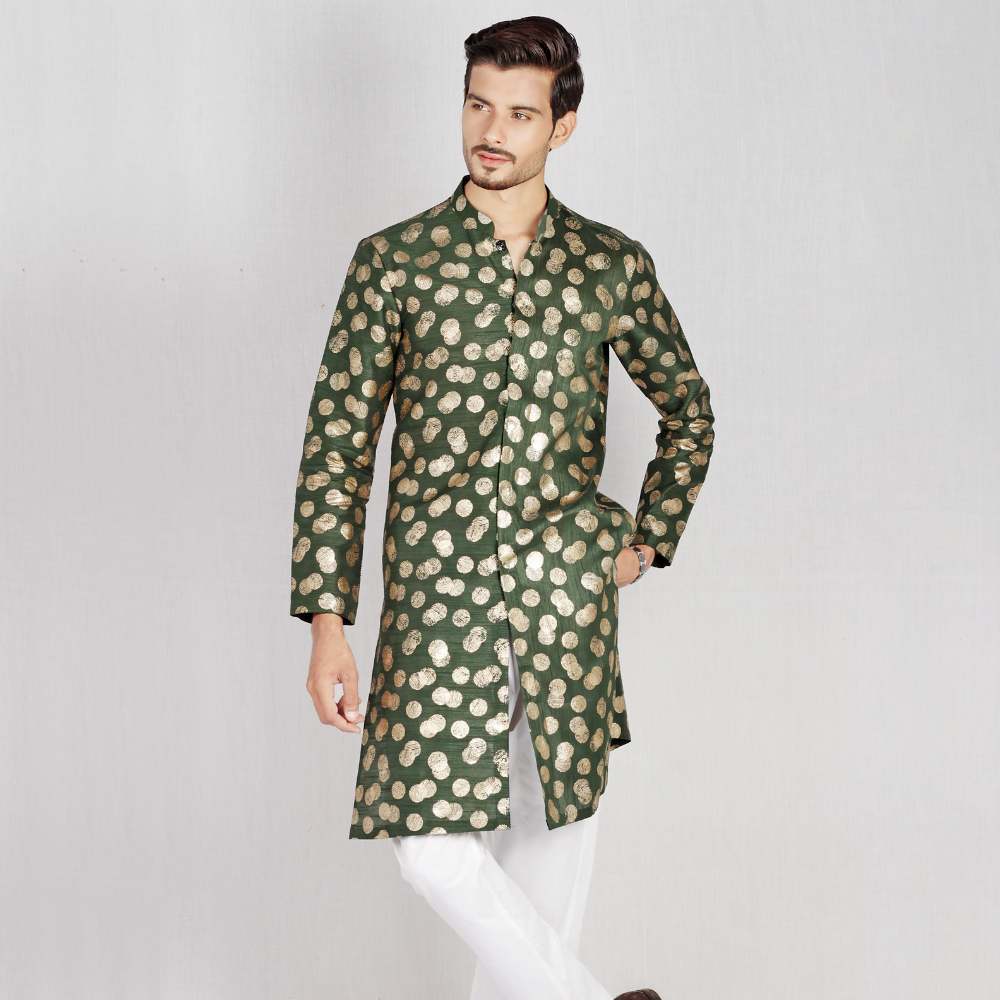 What Men Should Wear in India