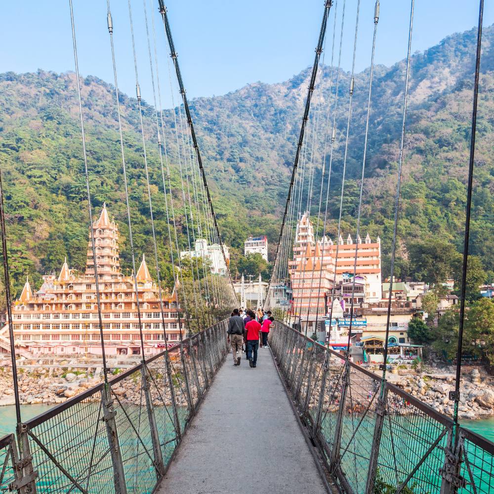 Lakshman Jhula: Crossing the Legend